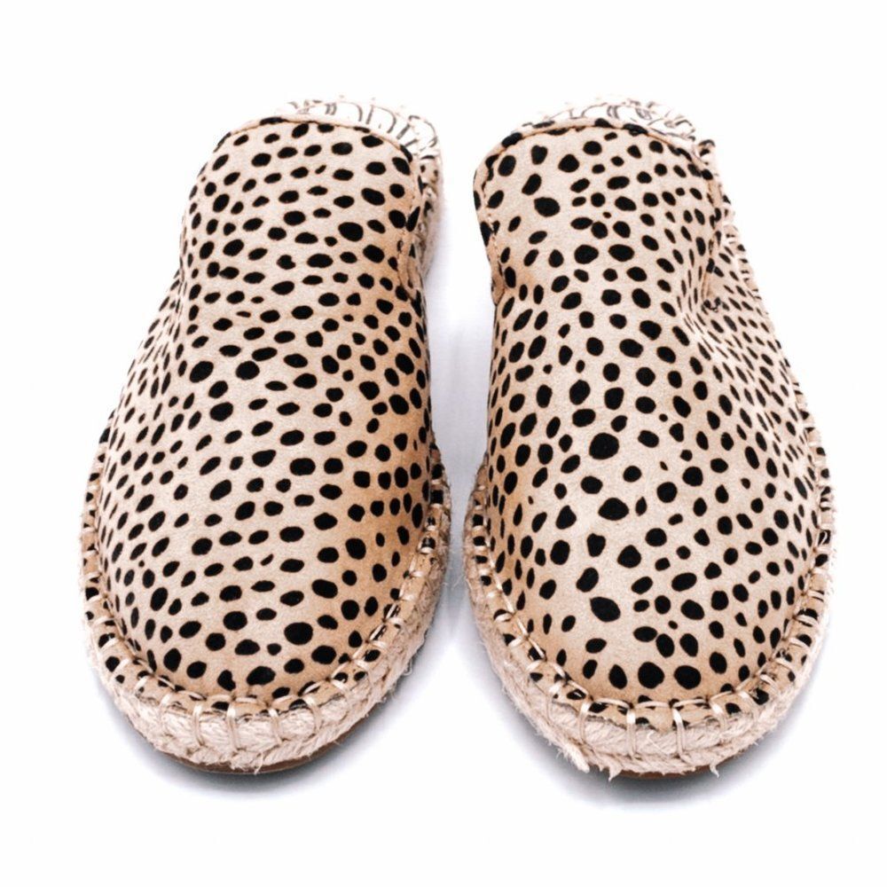 DV Dolce Vita Elaine Slip-on Mules, Leopard Sz 9.5, fits like a size 8
